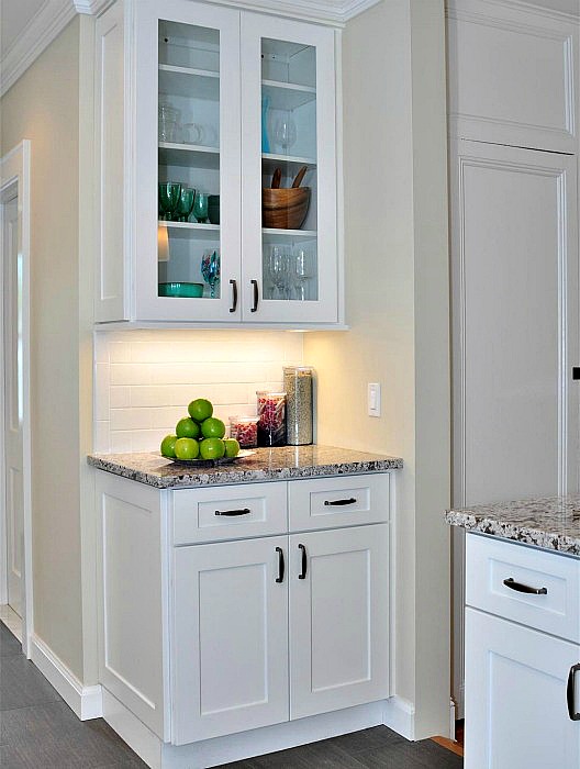 Aspen White Shaker